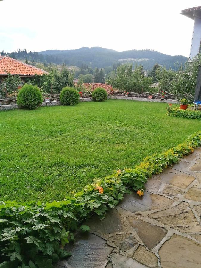 Радкината Къща Hotell Koprivsjtitsa Exteriör bild