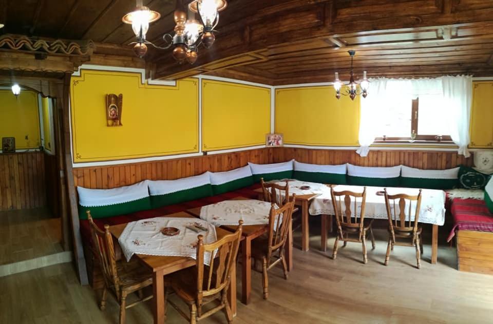 Радкината Къща Hotell Koprivsjtitsa Exteriör bild