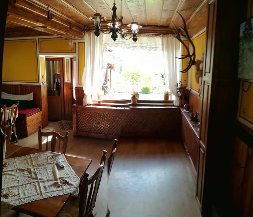 Радкината Къща Hotell Koprivsjtitsa Exteriör bild