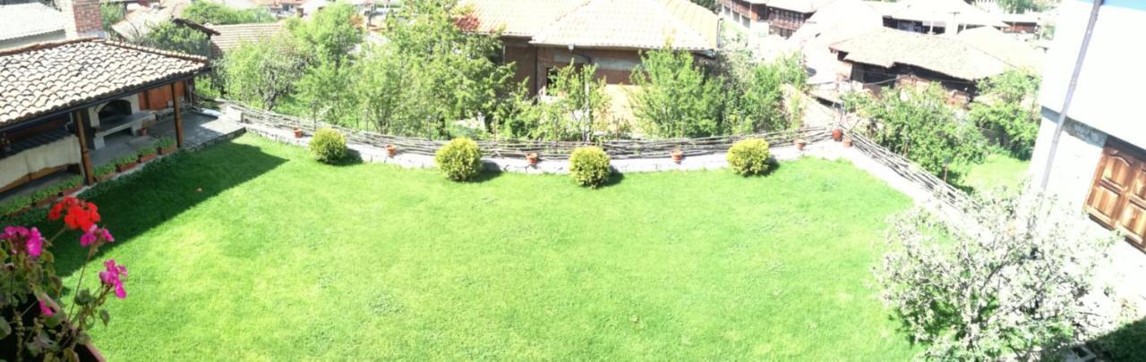 Радкината Къща Hotell Koprivsjtitsa Exteriör bild
