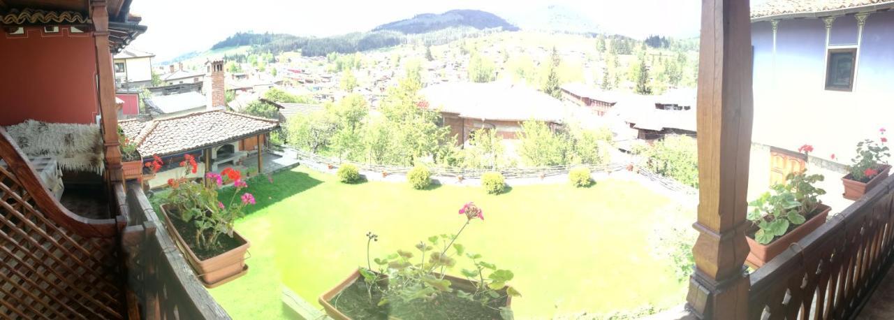 Радкината Къща Hotell Koprivsjtitsa Exteriör bild