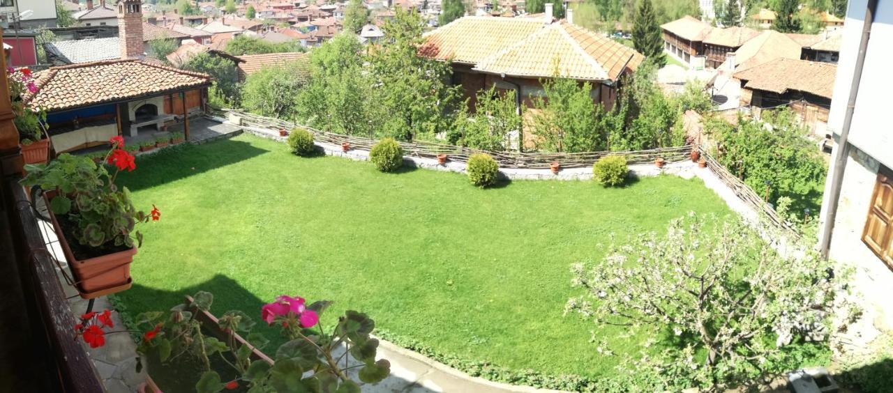 Радкината Къща Hotell Koprivsjtitsa Exteriör bild